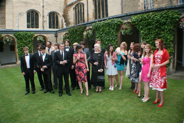 618x404 pixels (71K)